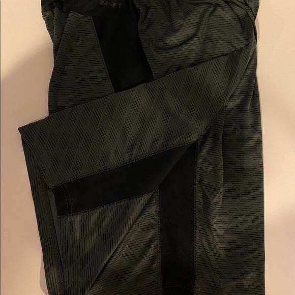 🖤Men’s NIKE Dri-Fit Shorts Sizes Sm. OR Med.🖤 - Picture 10 of 15